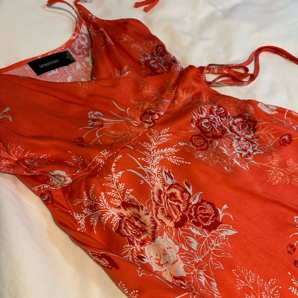 MINKPINK Dresses & Skirts - Mink Pink orange summer dress - size M - EUC